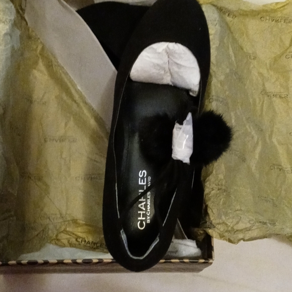 Shoes - Picture 3 of 4